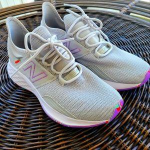 New Balance® Fresh Foam Roav Women's Running Shoes sz 9 in Light Aluminum